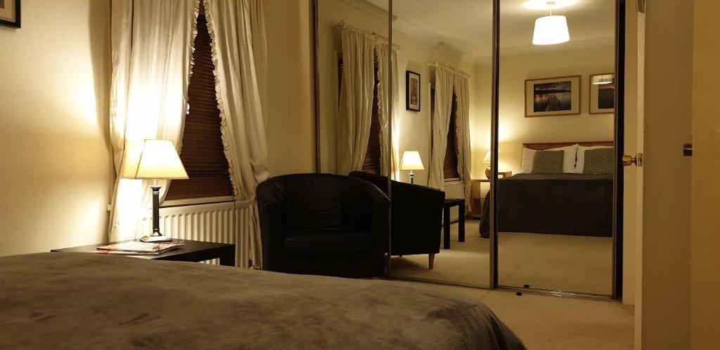 Double room with bathroom in central London - Vauxhall room 3